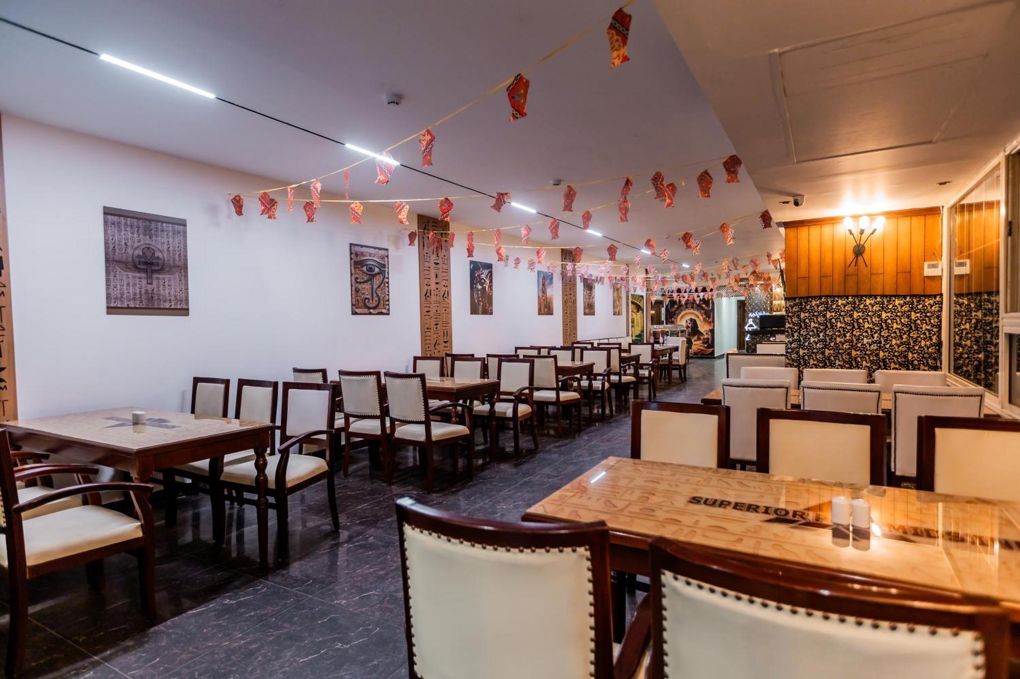 Al Kawm al Akhdar Superior Pyramids Inn מראה חיצוני תמונה