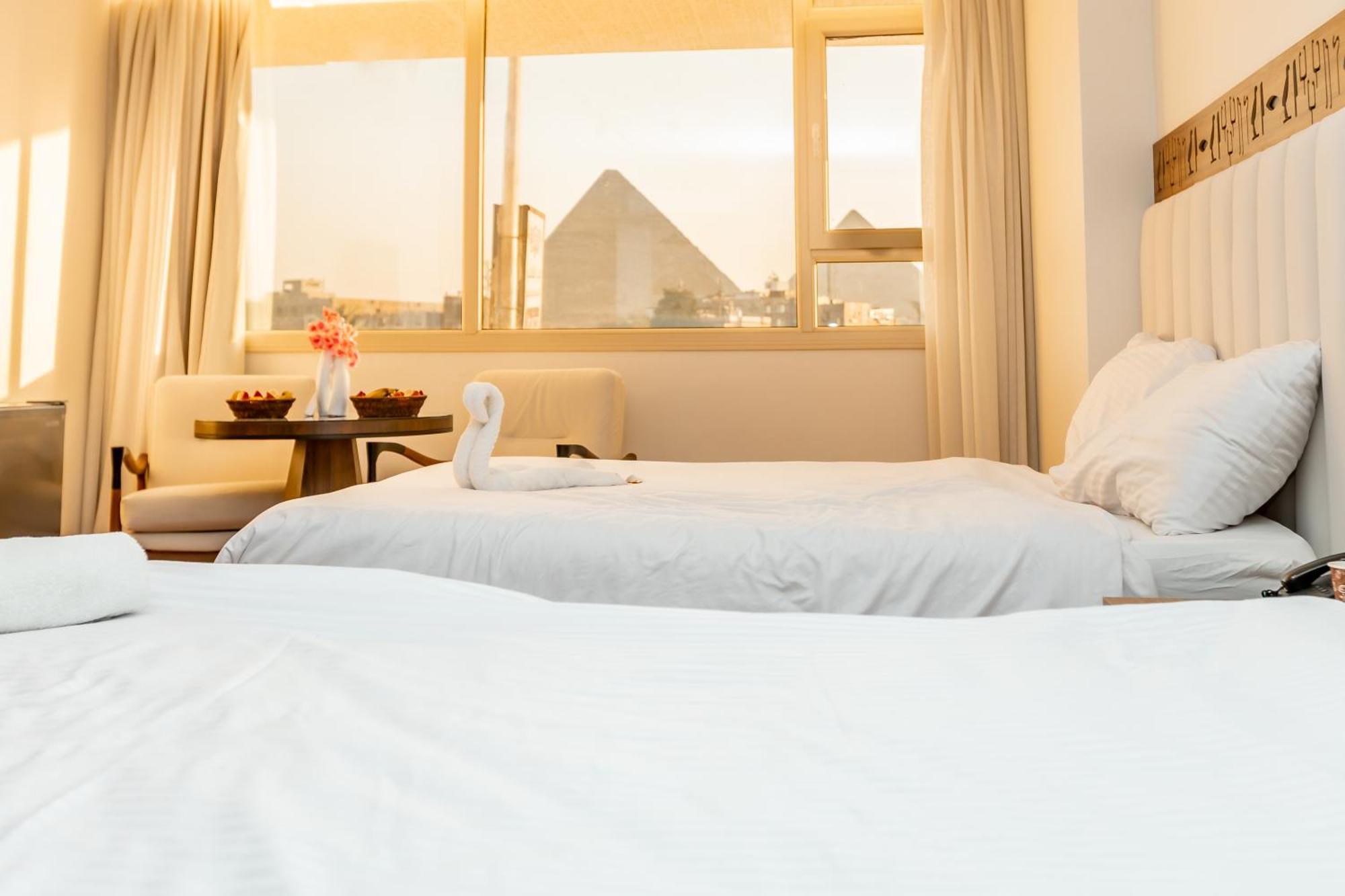 Al Kawm al Akhdar Superior Pyramids Inn מראה חיצוני תמונה