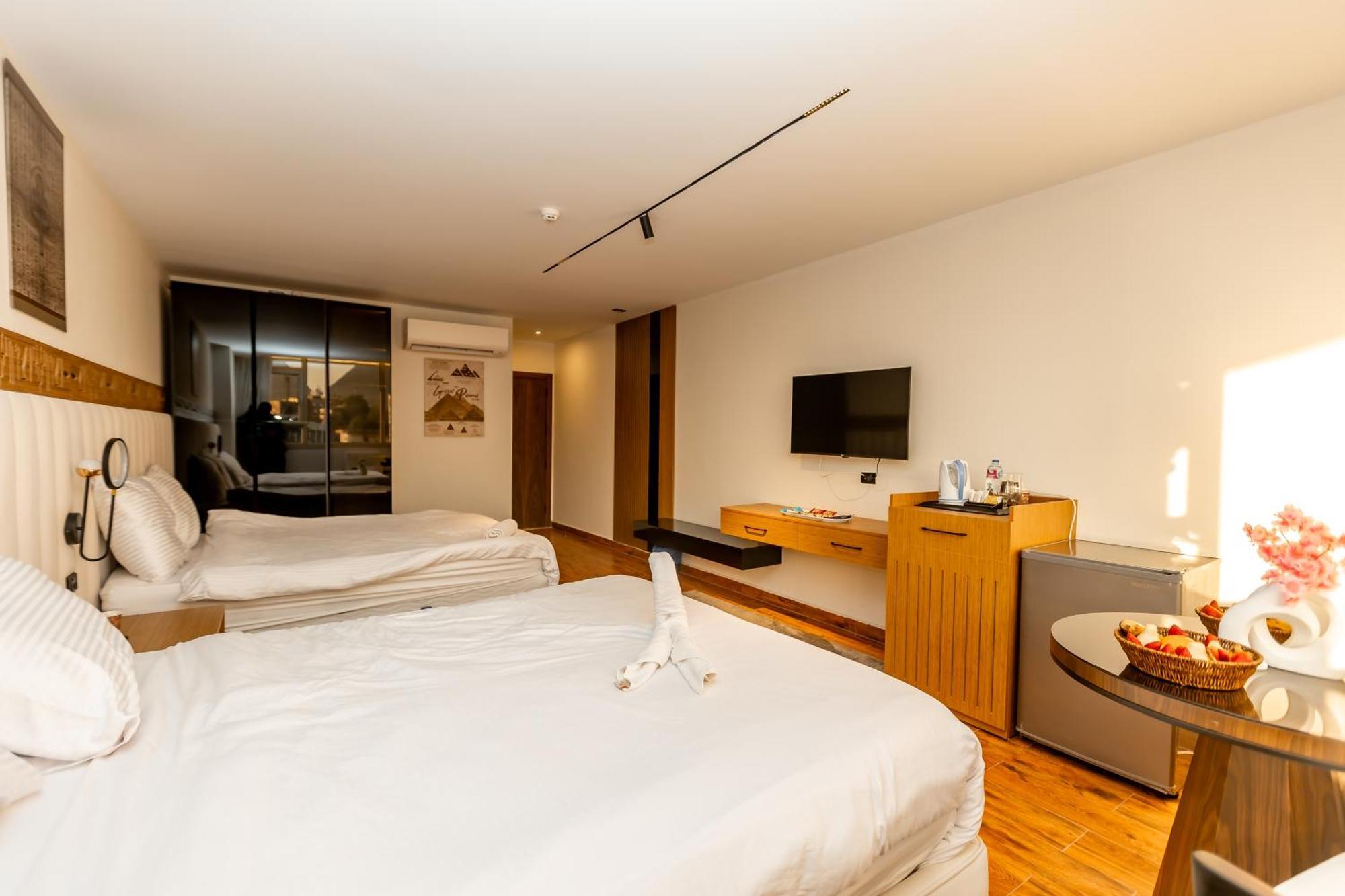 Al Kawm al Akhdar Superior Pyramids Inn מראה חיצוני תמונה