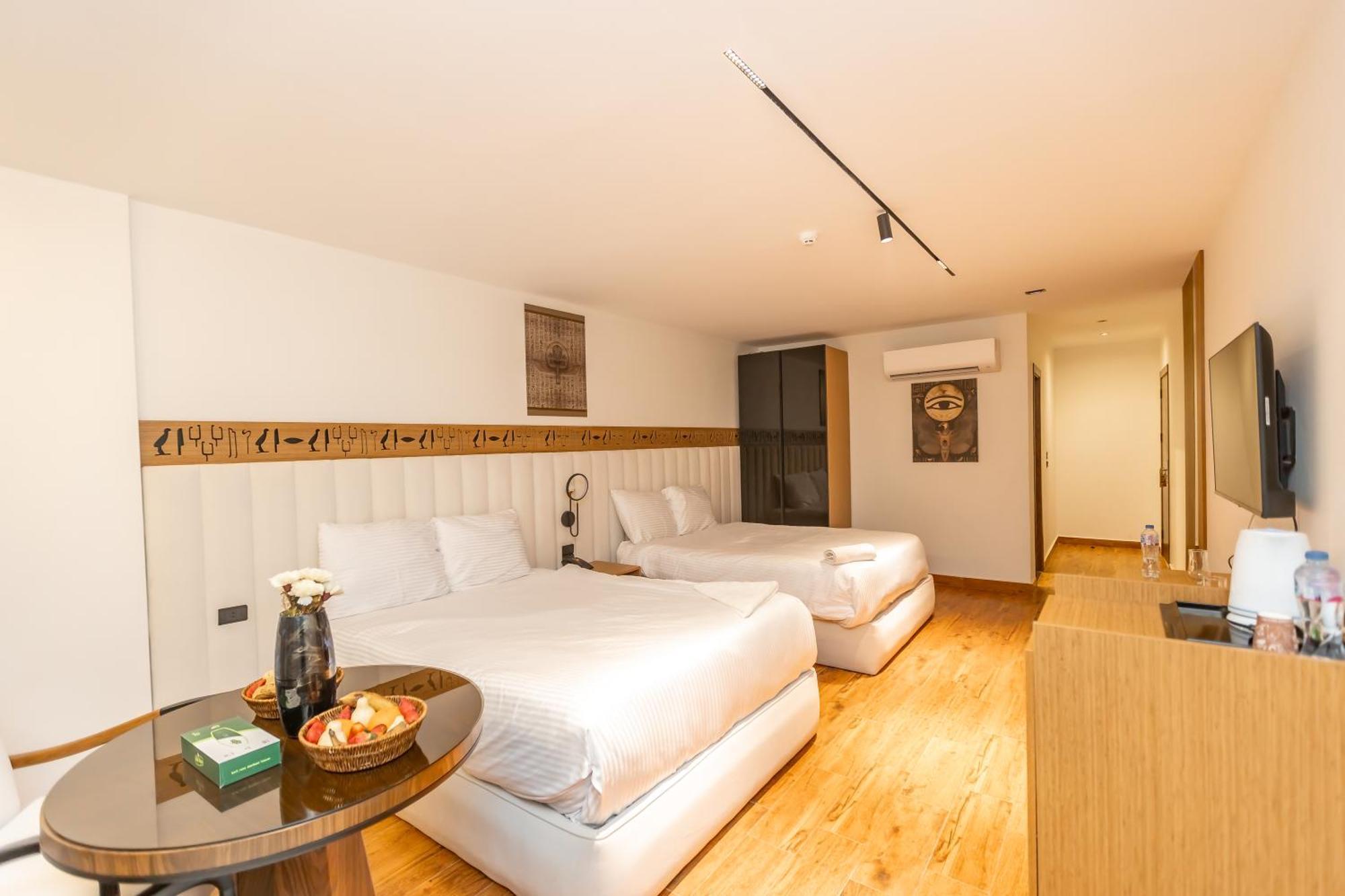 Al Kawm al Akhdar Superior Pyramids Inn מראה חיצוני תמונה