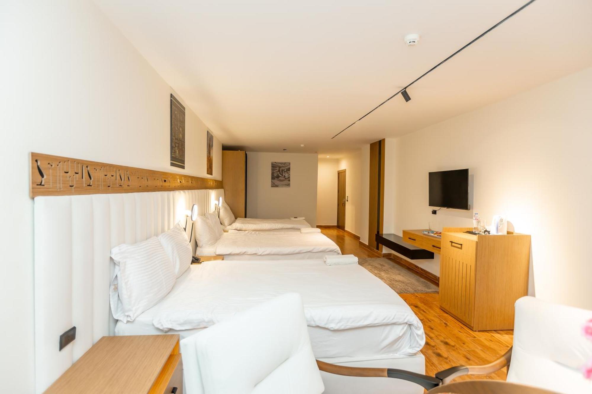 Al Kawm al Akhdar Superior Pyramids Inn מראה חיצוני תמונה