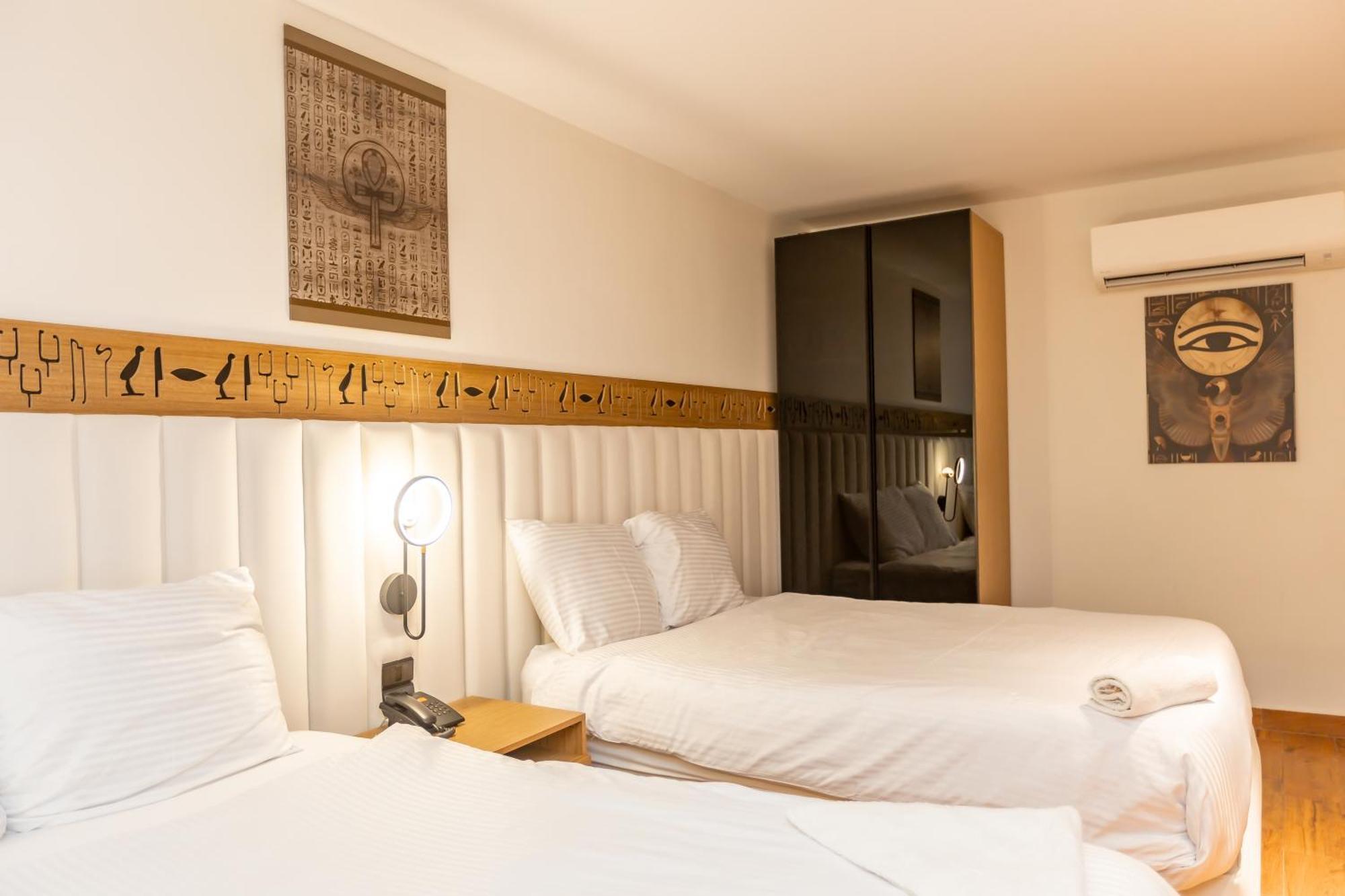 Al Kawm al Akhdar Superior Pyramids Inn מראה חיצוני תמונה