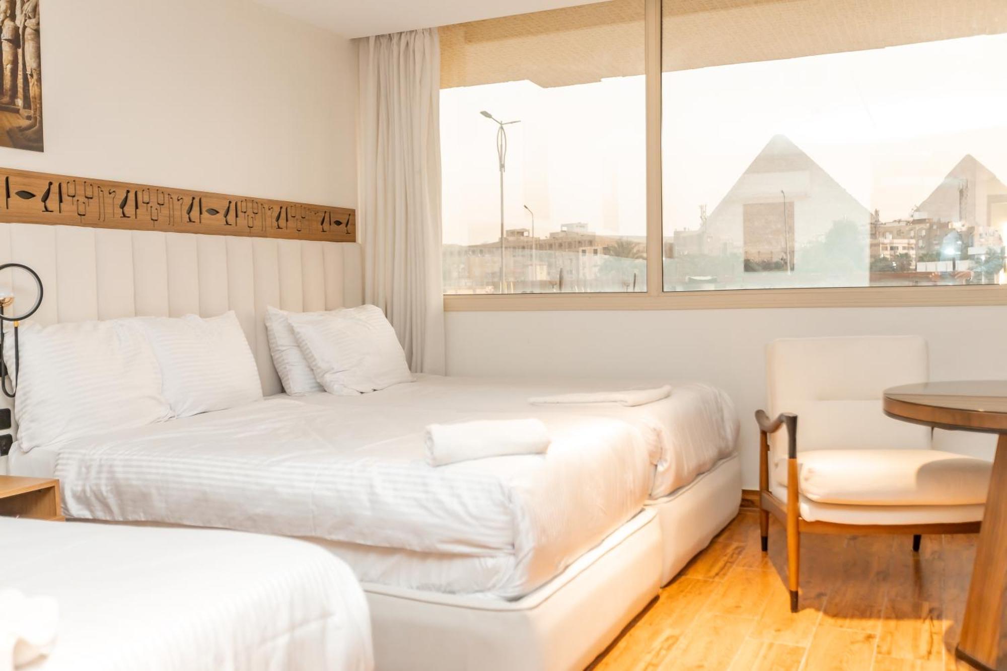 Al Kawm al Akhdar Superior Pyramids Inn מראה חיצוני תמונה