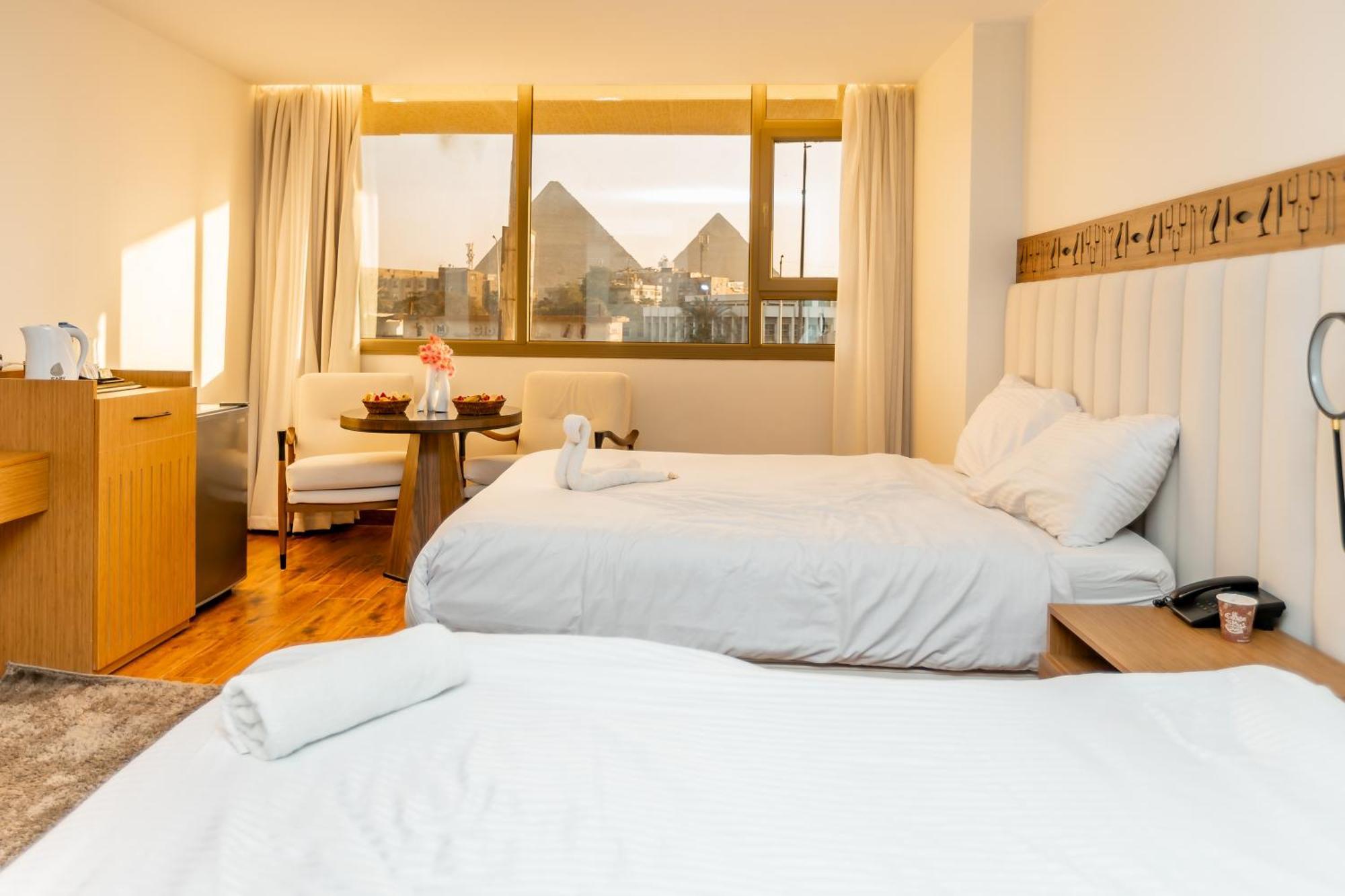 Al Kawm al Akhdar Superior Pyramids Inn מראה חיצוני תמונה