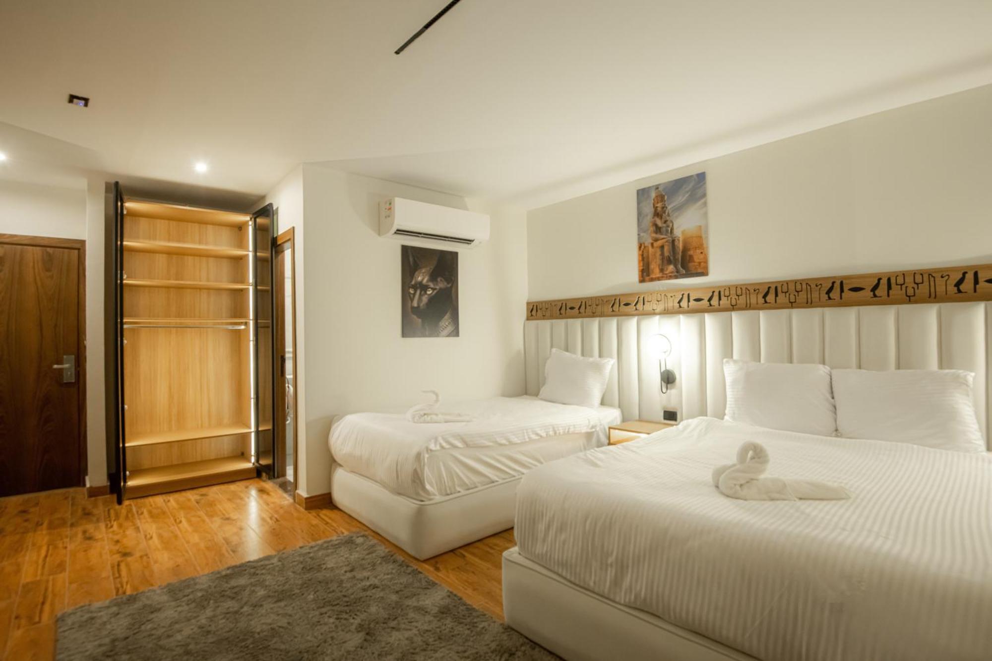 Al Kawm al Akhdar Superior Pyramids Inn מראה חיצוני תמונה