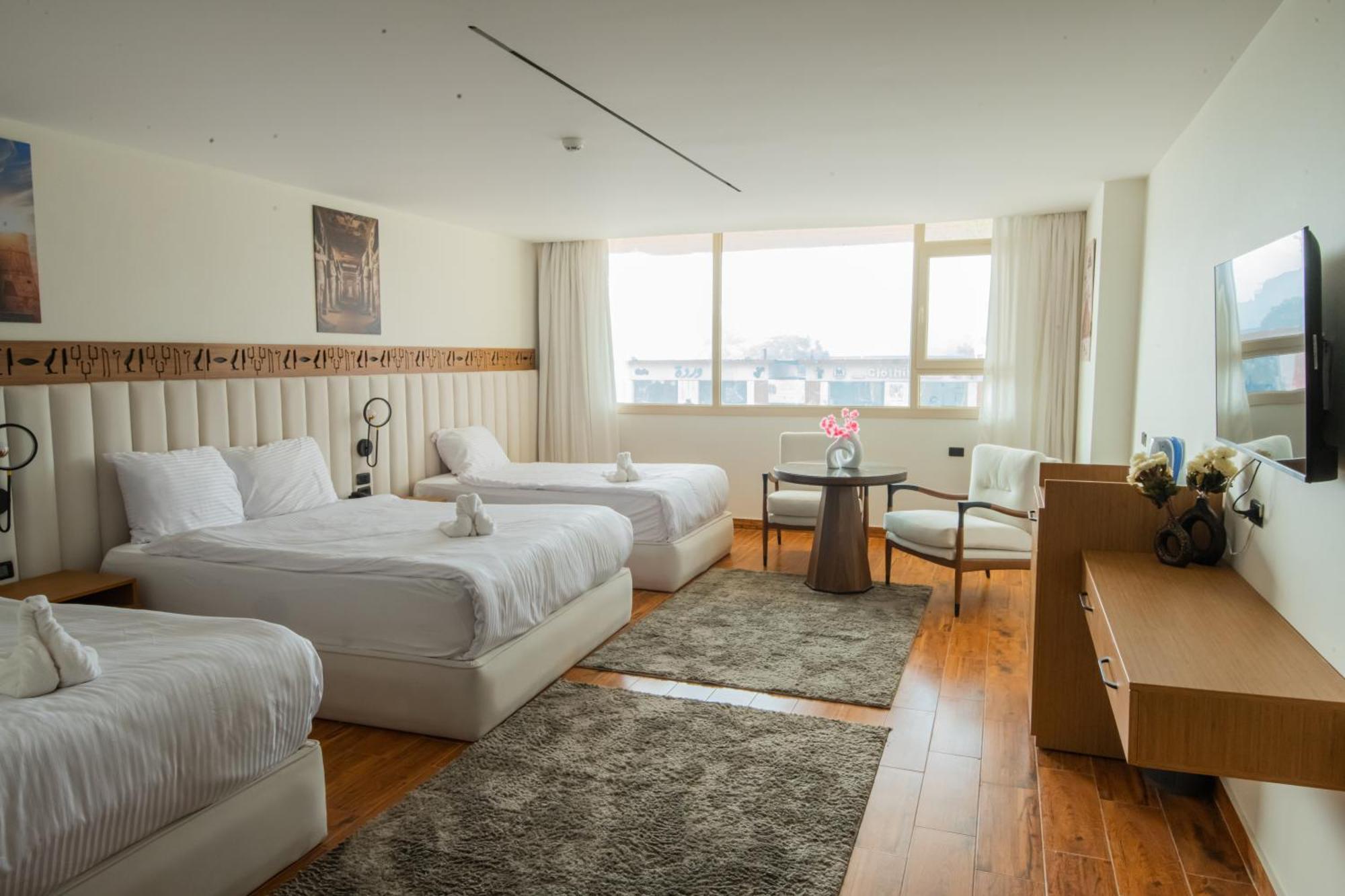 Al Kawm al Akhdar Superior Pyramids Inn מראה חיצוני תמונה