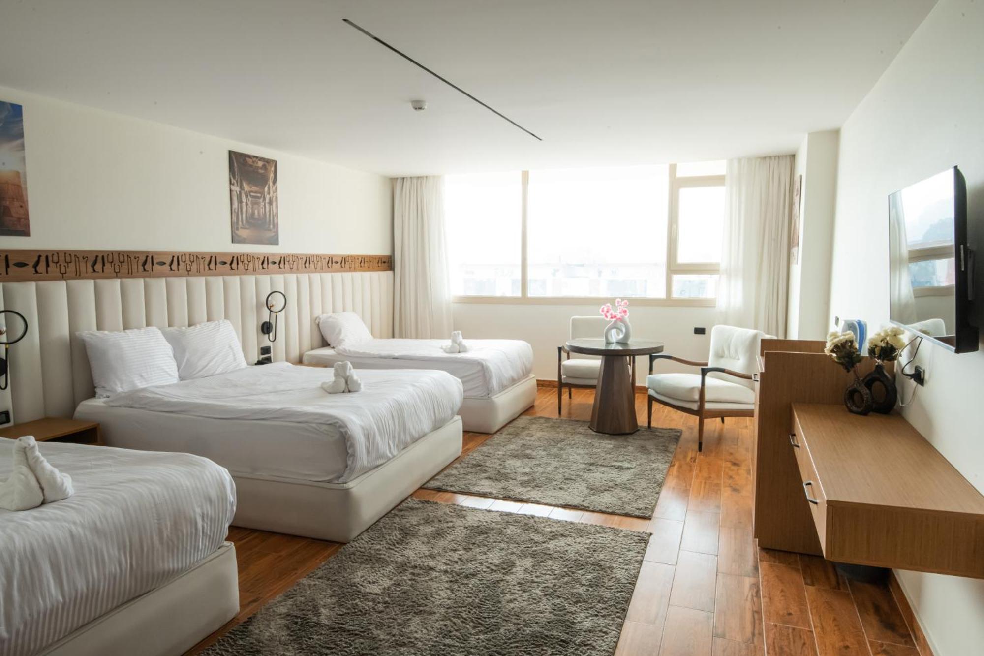 Al Kawm al Akhdar Superior Pyramids Inn מראה חיצוני תמונה